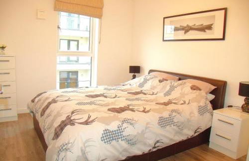 New Central Woking 1 and 2 Bedroom Apartments with Free Gym, close to Train Station - Photo 23