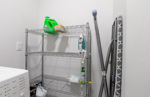 Modern Luxe Townhome with Rooftop Cinema - Foto 9