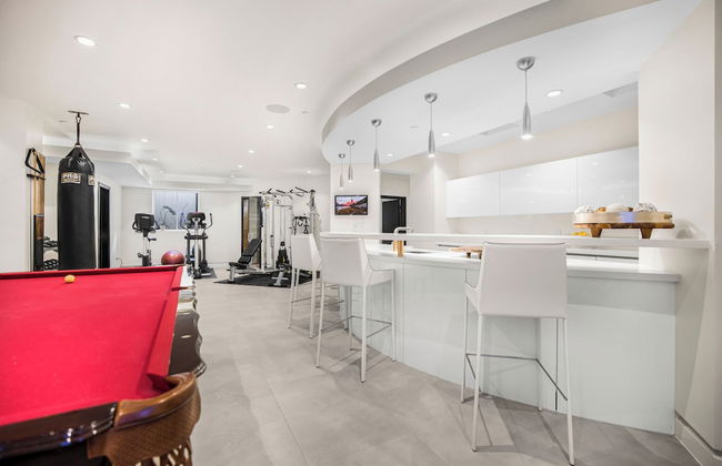 Zorada - Private Hollywood Hills Luxury With Endless Amenities and City Views - Photo 45