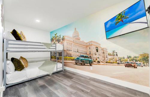 The World's Mansion - Game Room, 9 Bedrooms, HtdPool, Mini Golf, BBQ - Foto 31