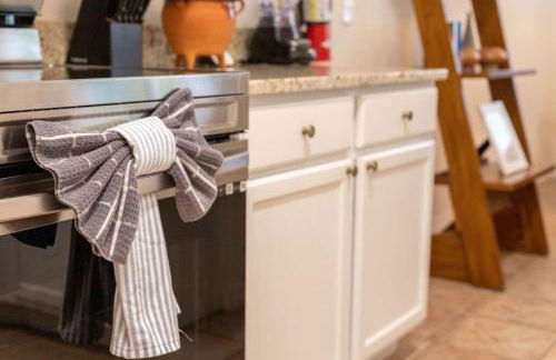 Beautiful Lake View Pool House Brand new Hot Tub - Foto 47