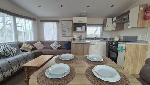 Cosy Perranporth caravan, Cornwall - Photo 3, stove, pet friendly