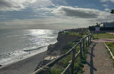 Ground floor apartment on the seafront with pool - Foto 78