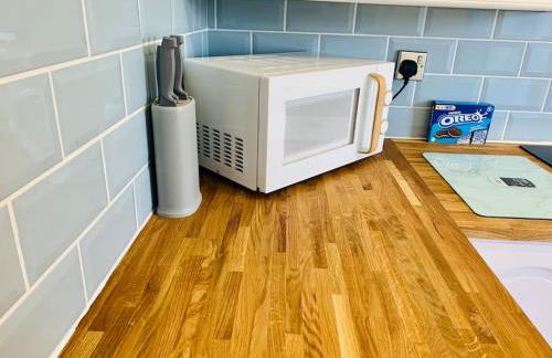 Aylesbury Apartment for Contractors and Holidays - FREE Parking for cars and vans - Foto 26