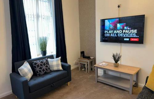 Homely 3 Bed House Halifax - Foto 13