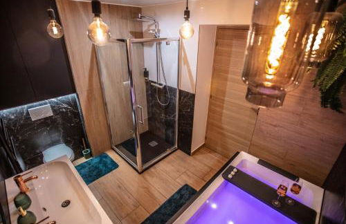 Tropical Jacuzzi Oasis - Terreaux - Photo 17