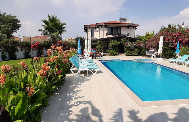 Beautiful 4-bed Villa Private Pools - Photo 27