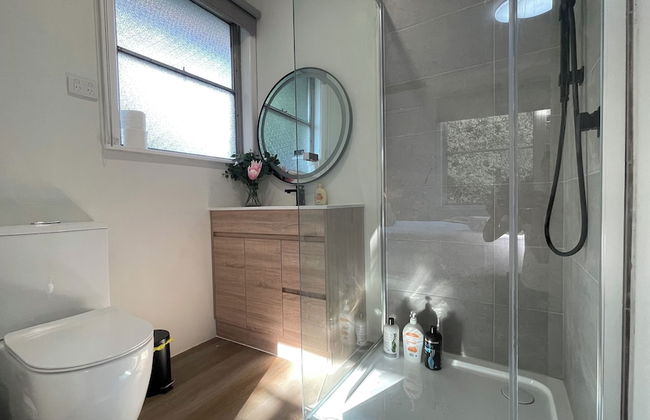 Morwell Pet friendly 3BM House - Photo 17