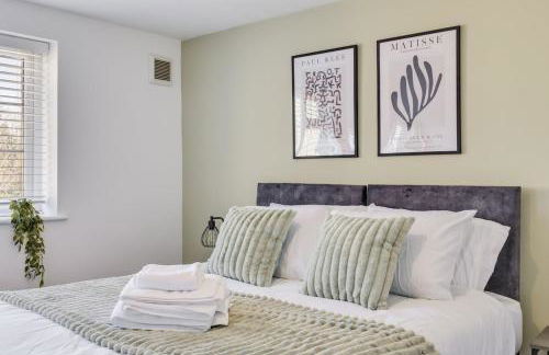 Cozy Riverside Cottage in Hertford Town with Parking - Foto 25