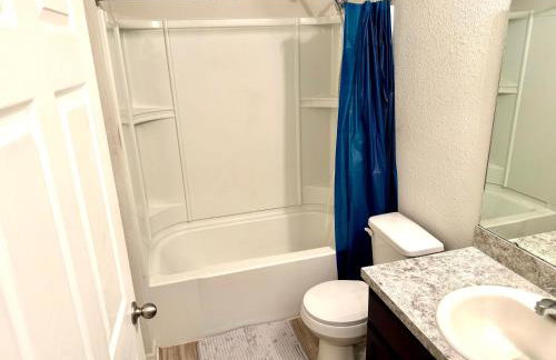 3 Bed Home 5 Mins to JAX Airport & Zoo - Foto 45