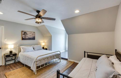 Unwind Fireside Wills Point Gem with Hot Tub and Pond - Foto 19