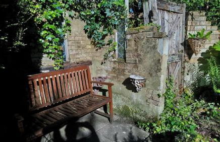 'Monktonmead Lodge' in secluded setting, with private indoor pool. - Photo 34