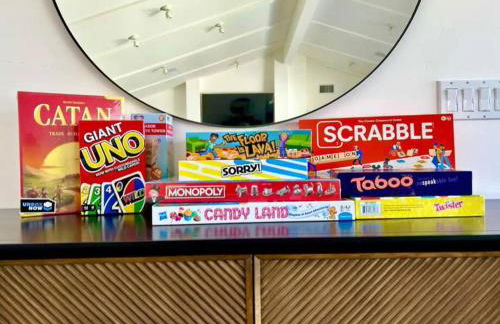 Majestic 5BR Villa with Guesthouse, Pool & Spa - Foto 15