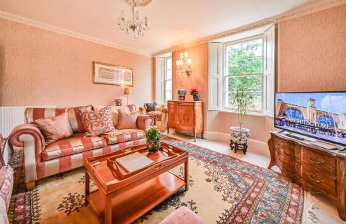 The Town House at Muntham- Luxury Holiday Home with Hot Tub - Photo 39