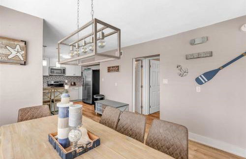 Reel Deal - Waterfront Pool Home, 76' Dock - Foto 8