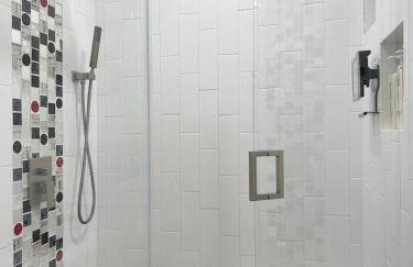 Relaxing Retreat 2BR Oasis with Pool and Outdoor BBQ - Foto 21