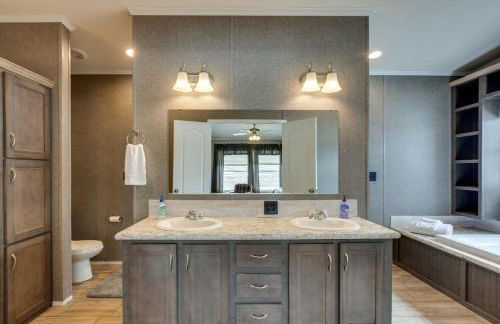 Spacious Tierra Amarilla Ranch House with Deck! - Foto 14