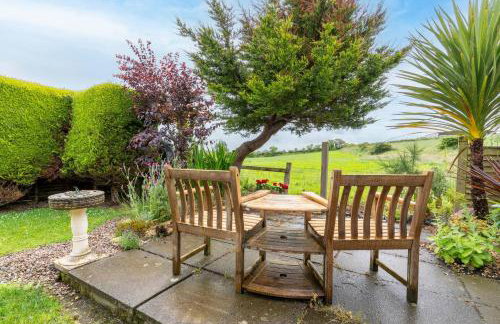 3-Bed Portballintrae Home | Wi-Fi, Garden, Parking - Foto 19