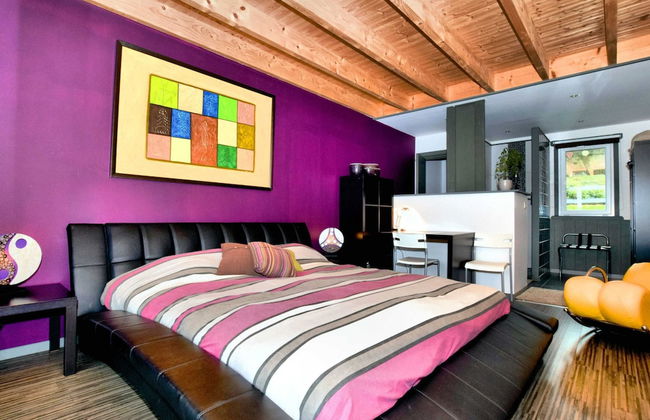 Beautiful Villa with Heated Outdoor Pool, Sauna, Hot Tub in Forest - Photo 3