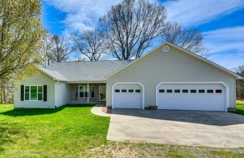 Bright and Elegant Home in High Point with Deck! - Foto 3