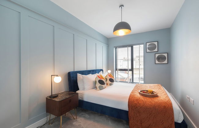 Elliot Oliver - Cosy 2 Bedroom Town Centre Apartment - Photo 2