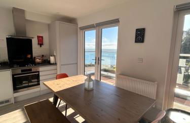 The Beach Retreat - Photo 4