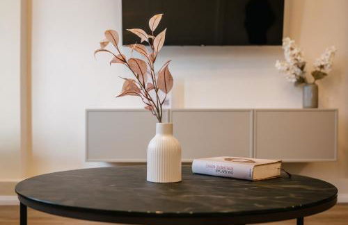 Renovated! 120qm Apartment 2 Bathrooms Balcony Up to 9 Guests - Foto 8