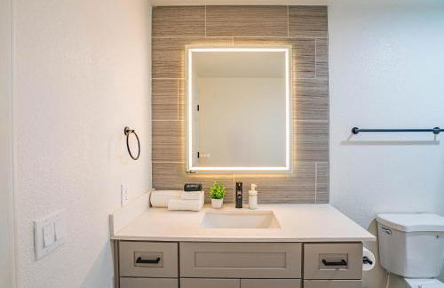 Glitzy 2BR Walk to Westgate Pool Gym WD - Foto 42