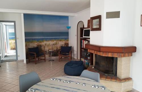 Appartement 3 chambres 6 pers rez de Jardin 5min plage quartier du Phare Location du dimanche au dimanche en juillet et aout - Photo 9