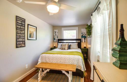 Charming Mountain Home Retreat Walk to Marina! - Foto 27