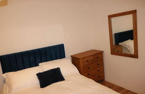 Entire -4 Bedrooms Detached House with Driveway - Foto 25