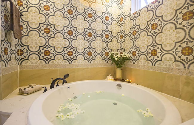 1BR Victorian Apartment River View D7 - Photo 18