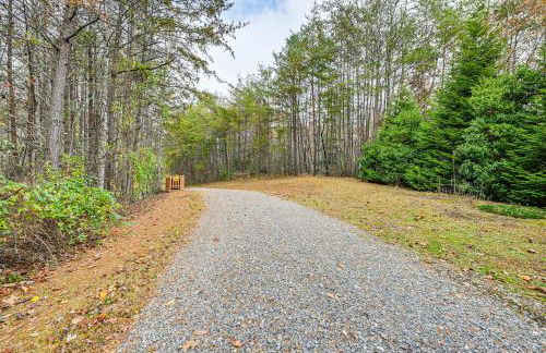 Cozy Couples Getaway with Hot Tub Fox Ridge Cabin - Foto 36