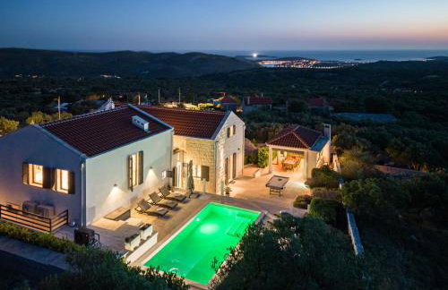 Villa True Oasis with Heated Pool - Photo 1