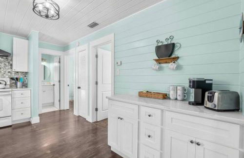 Newly Renovated 2 Bedroom Beach House Free Parking - Foto 16