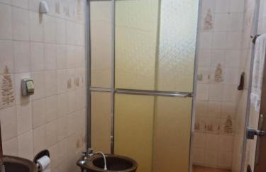 CASA - 3 quartos com ar - garagem para 3 carros - Foto 23