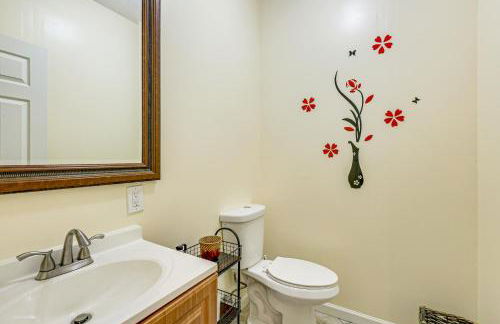 1 Mi to Centennial Park Gem with Golf Course Views - Foto 13