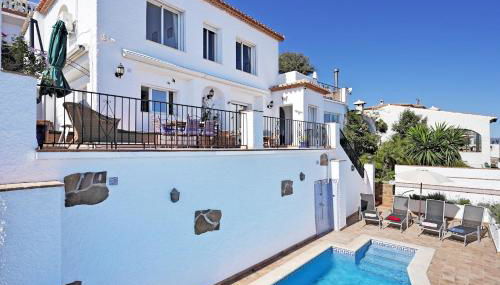 Breathtaking Seaside Villa with Heated Saltwater Pool & Panoramic Terraces - Foto 2, sunbed