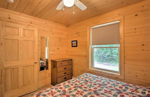 The Cedars Cabin with Beach Access on Panther Pond - Foto 12