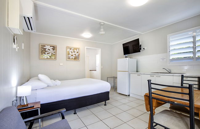 Bush Village Holiday Cabins - Photo 42