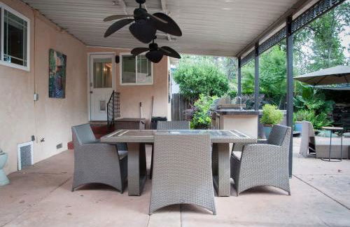 Sequoia Basecamp with Hot Tub Oasis - Foto 109