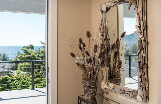 Anchor's Retreat by Avantstay Gorgeous Clift Top Views w/ Incredible Patio - Photo 17