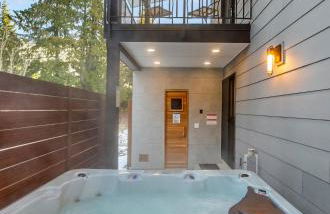 LUXE Hyak Retreat with Sauna, Hot Tub, Game Room, 6BR - Foto 70
