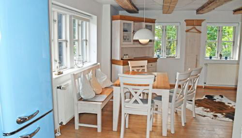 NEU angeboten Mönchguter Ferienhaus u Reetdach mit Kamin - Foto 2