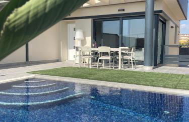 Luxury Villa with pool 1st line the sea - Foto 1