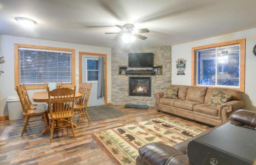 Family Cabin with Fire Pit - 25 Miles to Yellowstone - Foto 3