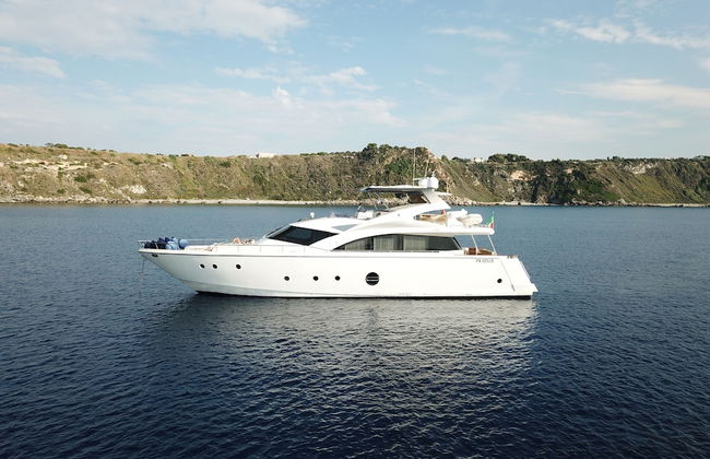 Italy Luxury Yacht Charter - Photo 45