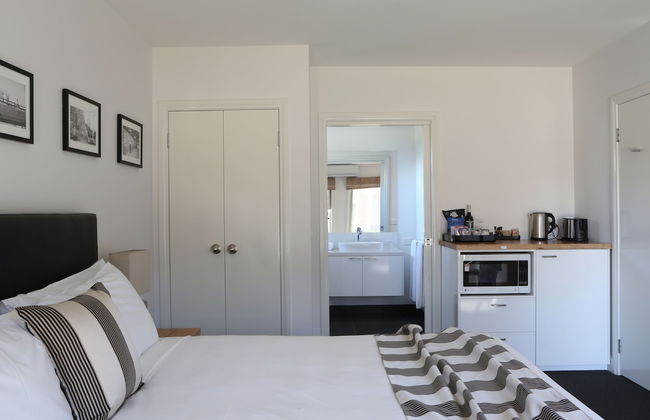 Mansi on Raymond - Photo 31