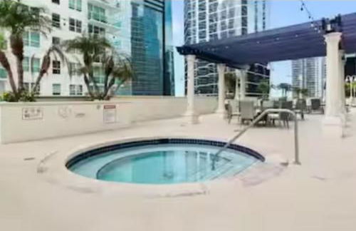 Best views, 2 balconies, 2 bedrooms, pool, gym, parking - Foto 43