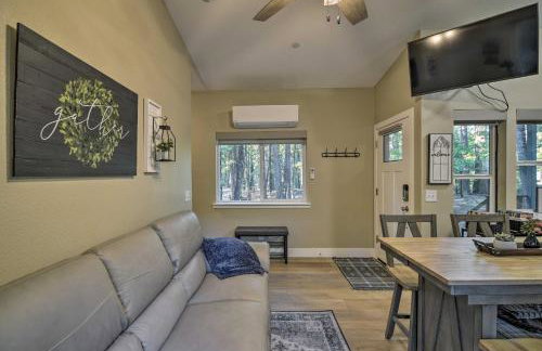 Secluded Butte Meadows Cabin with Deck and Grill! - Foto 4